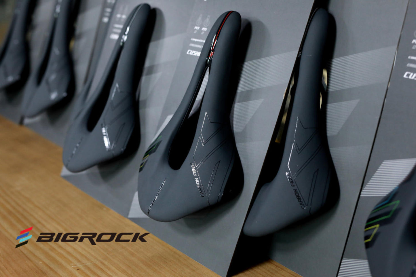 Sella in carbonio versione race comfort - Bigrock